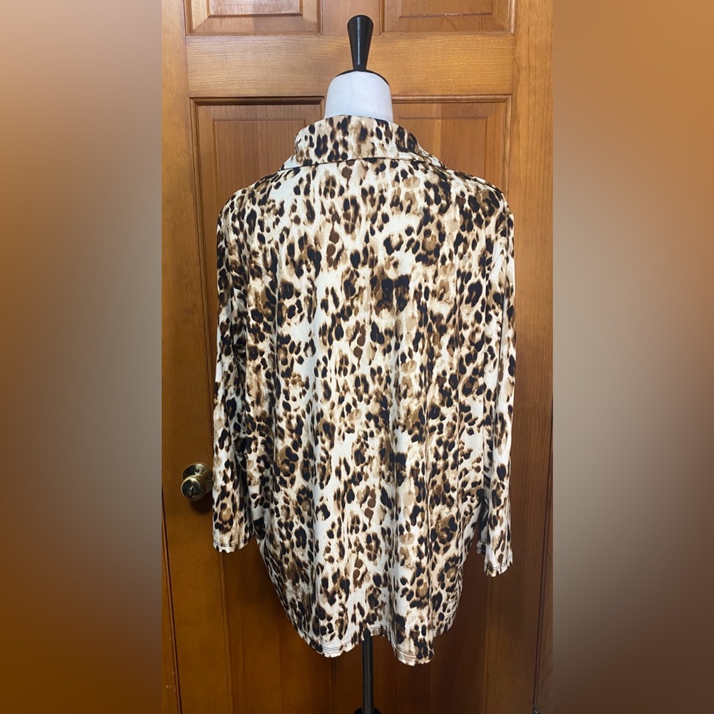 NWOT Plus Size Thomas & Olivia Animal Print Top - Picture 4 of 7